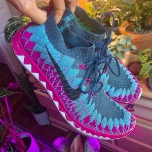 Nike free run 3.0 flyknit pink and blue